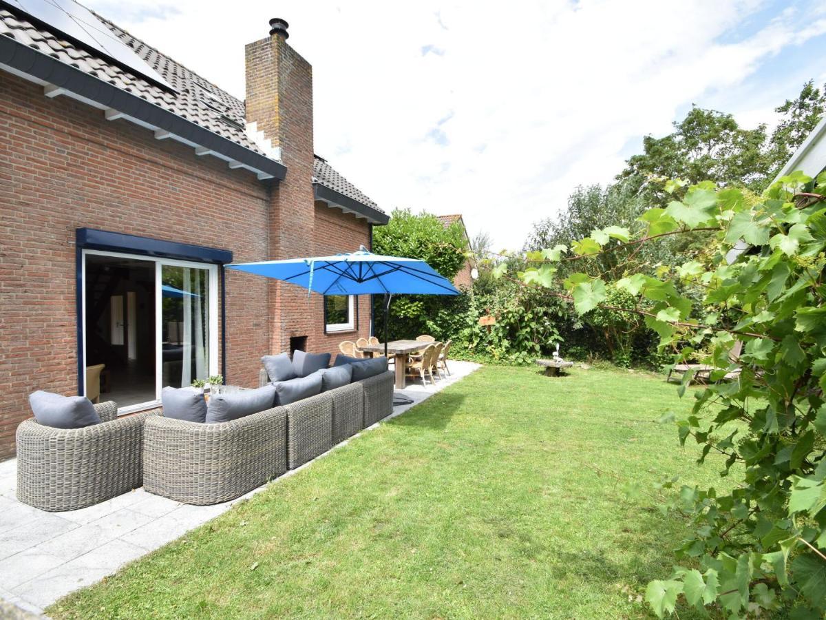 Holiday Home In Zeeland With Wide Views Bruinisse Exterior photo